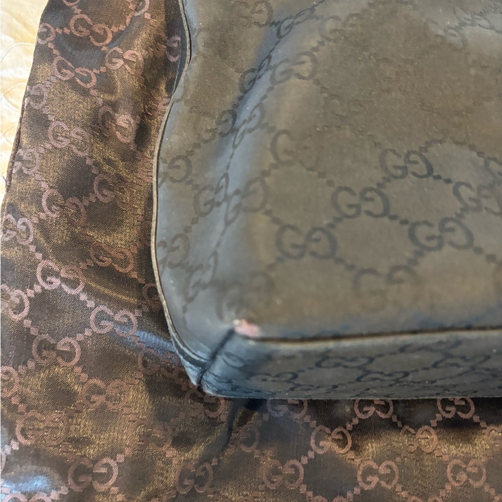 Gucci Black Monogram Shoulder Bag - Picture 8 of 8